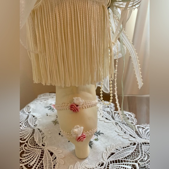DARLING VICTORIAN BOOT DECOR PIECE. RIBBONS, LACE, PINK ROSES & FRINGE. SWEET💞 - Picture 5 of 10